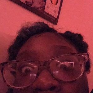 Meet your Posher, Dakota